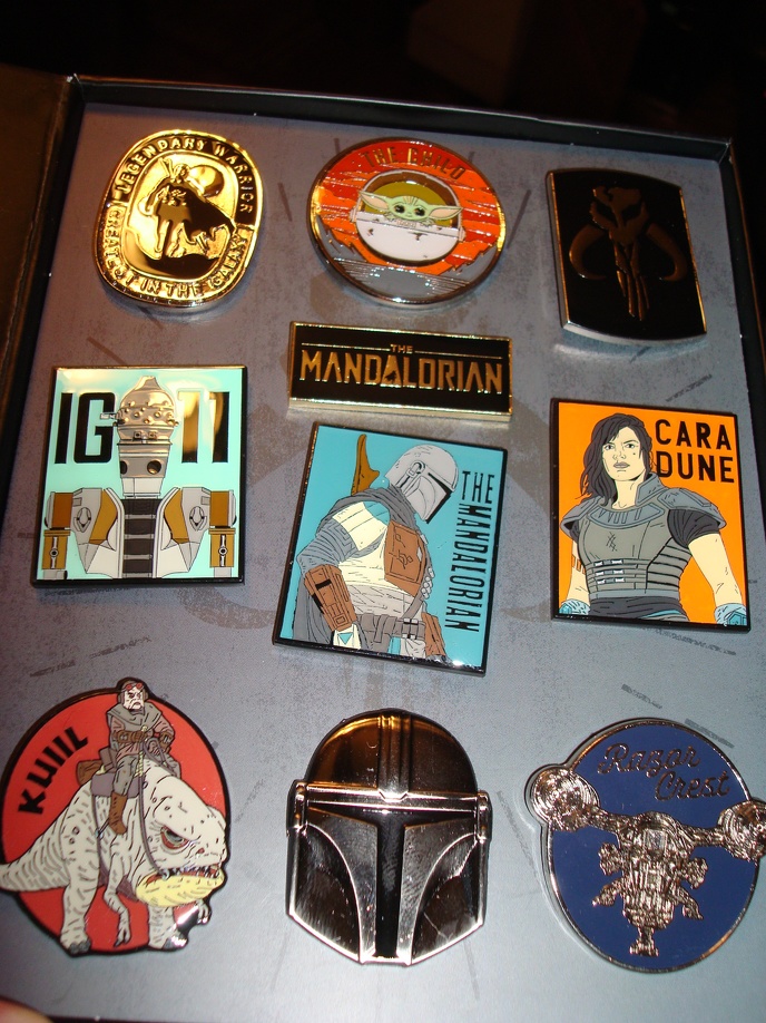 the mandalorian collectible pin set